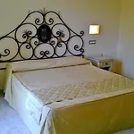 מלון Ginevra 3*