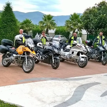 מלון Ginevra 3*
